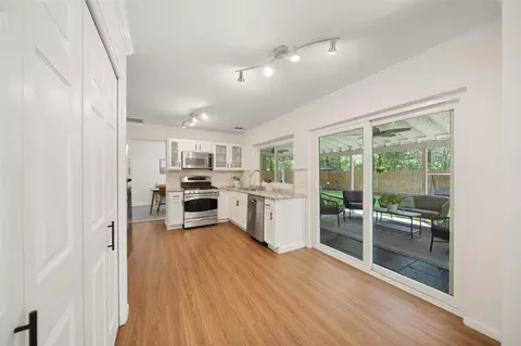Kitchen - 3 E Stony Bridge Cir, Spring, TX 77381 photo 6 of 6
