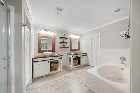 Bath - 3 E Stony Bridge Cir, Spring, TX 77381 photo 2 of 5