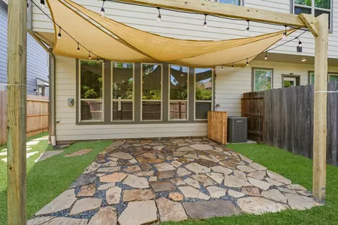 Exterior - 559 Dry Fork Ln, Conroe, TX 77304 photo 4 of 4