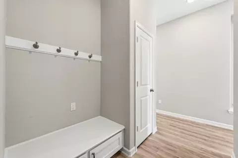 Entry Way - 559 Dry Fork Ln, Conroe, TX 77304 photo 3 of 6