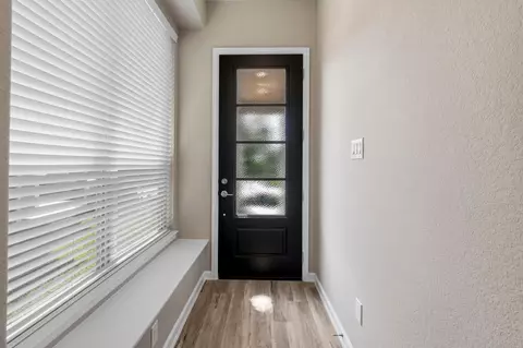 Entry Way - 559 Dry Fork Ln, Conroe, TX 77304 photo 2 of 6