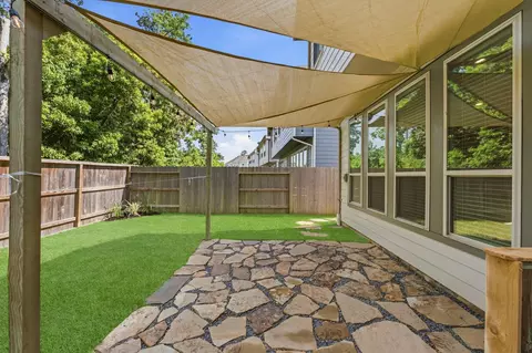 Exterior - 559 Dry Fork Ln, Conroe, TX 77304 photo 3 of 4