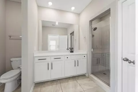 Bath - 559 Dry Fork Ln, Conroe, TX 77304 photo 1 of 4