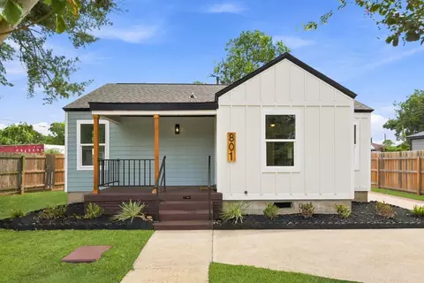 801 E Defee Ave, Baytown, TX 77520