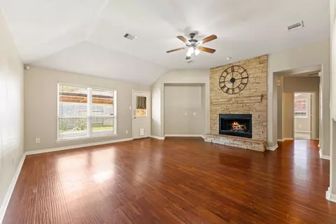 Living - 922 Spring Source Pl, Spring, TX 77373 photo 3 of 5