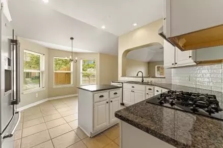 Kitchen - 922 Spring Source Pl, Spring, TX 77373 photo 5 of 5
