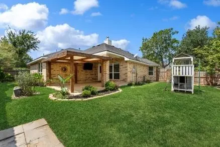 Exterior - 922 Spring Source Pl, Spring, TX 77373 photo 6 of 7