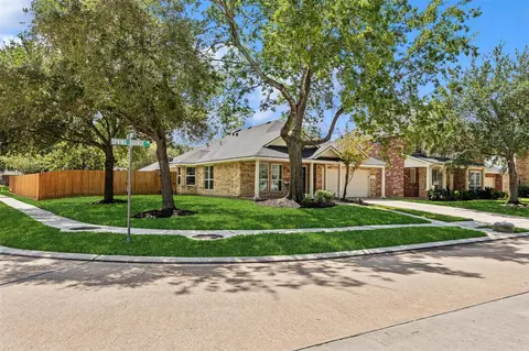 Exterior - 922 Spring Source Pl, Spring, TX 77373 photo 2 of 7