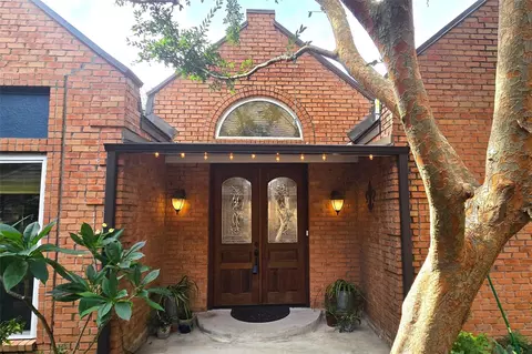 1142 Misty Lake Dr, Sugar Land, TX 77498
