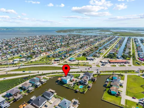 5 S Pintail St, La Marque, TX 77568