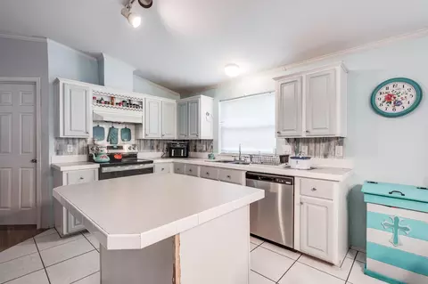 Kitchen - 206 County Road 362, Splendora, TX 77372 photo 2 of 4