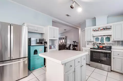 Kitchen - 206 County Road 362, Splendora, TX 77372 photo 3 of 4