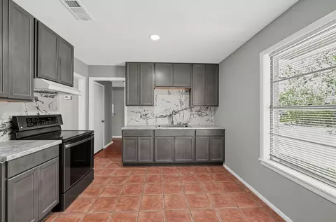 1503 Bexar Ave, Victoria, TX 77901