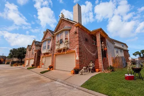 6222 Skyline Dr #26, Houston, TX 77057