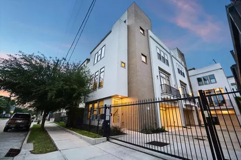2110 Genesee St, Houston, TX 77006