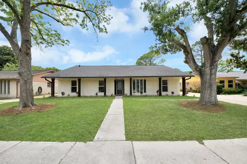6023 Lattimer Dr, Houston, TX 77035