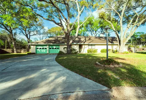 1716 Tara Cir, Texas City, TX 77591
