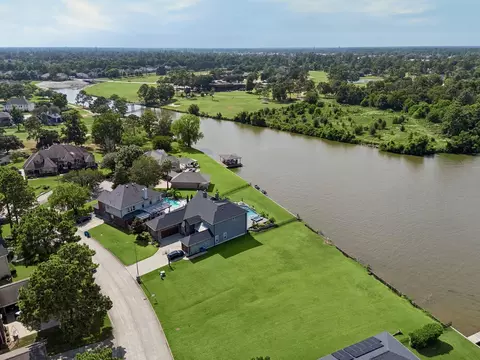 18821 Aquatic Dr, Houston, TX 77346