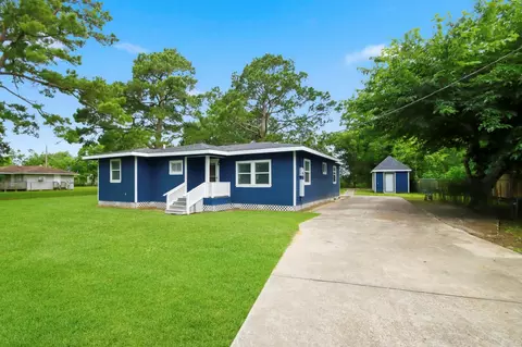 40 County Road 183, Liberty, TX 77575
