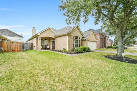2612 Sun Flare Ln, Pearland, TX 77584