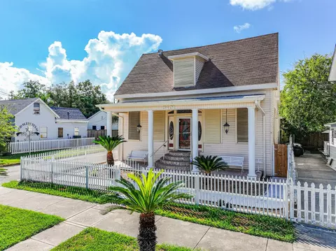 3401 Ursulineave N St, Galveston, TX 77550