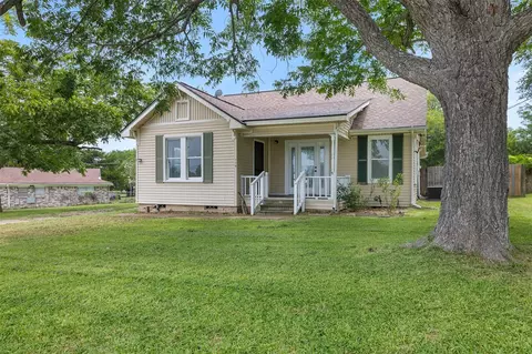 709 Burleson St, Brenham, TX 77833