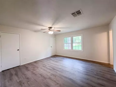 Living - 1119 Coe Rd, Pinehurst, TX 77362 photo 2 of 5