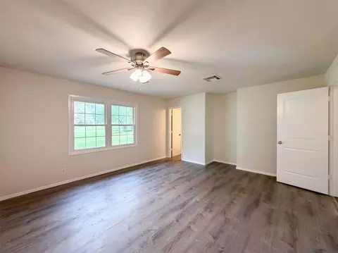 Bedroom - 1119 Coe Rd, Pinehurst, TX 77362 photo 3 of 3