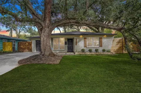4614 Carleen Rd, Houston, TX 77092