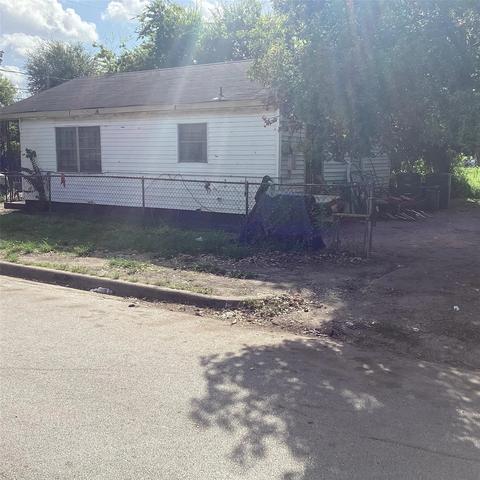 3450 Drew St, Houston, TX 77004