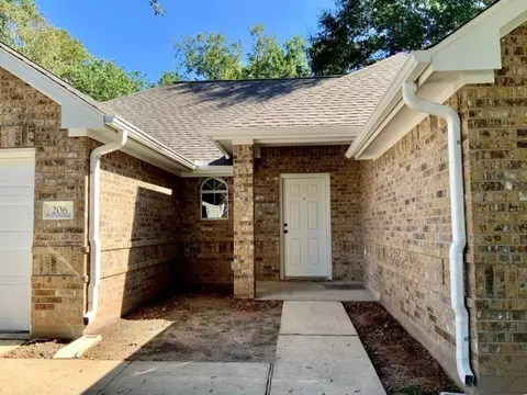 Exterior - 206 Doncaster St, Conroe, TX 77303 photo 2 of 6
