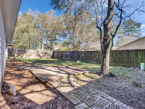 Exterior - 206 Doncaster St, Conroe, TX 77303 photo 5 of 6