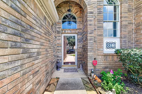 8815 Driftstone Dr, Spring, TX 77379 photo 4