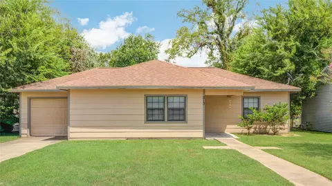 513 Farrer St, Angleton, TX 77515