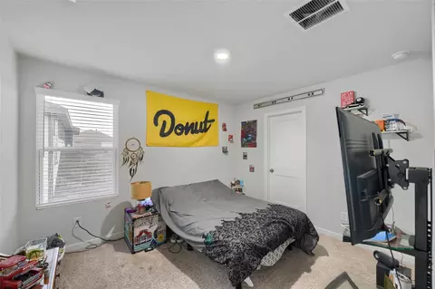 Bedroom - 17343 King Eider Rd, Waller, TX 77484 photo 7 of 9