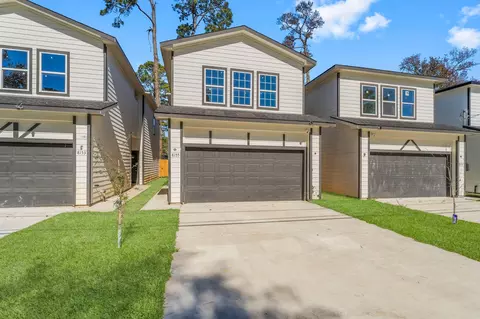 8155 Crestview Dr, Houston, TX 77028