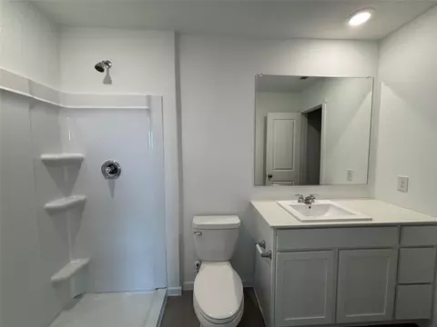 Bath - 13829 Trinity Hollow Rd, Willis, TX 77378 photo 6 of 9