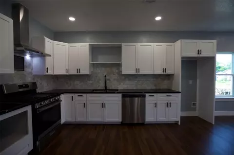 818 Westshire Dr, Houston, TX 77013