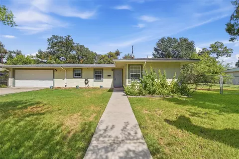 1215 Winston Dr, Richmond, TX 77469