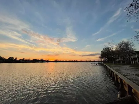 336 River Oaks Dr, Trinity, TX 75862