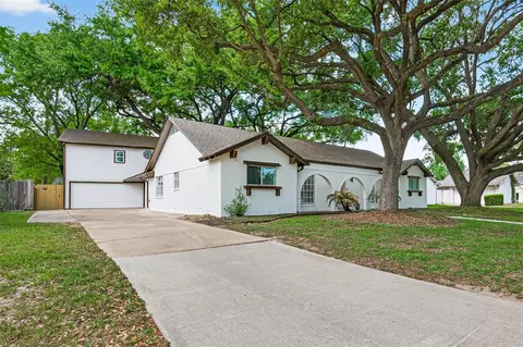 11507 Barwood Bend Dr, Houston, TX 77065