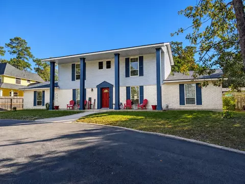 410 Brook Hollow Dr, Conroe, TX 77385