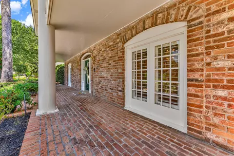 Exterior - 16014 Champion Dr, Spring, TX 77379 photo 3 of 13