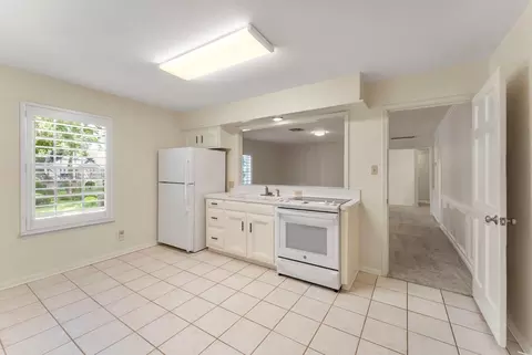 Kitchen - 16014 Champion Dr, Spring, TX 77379 photo 3 of 4