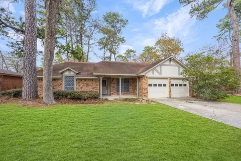 2114 Eagle Point Rd, Crosby, TX 77532