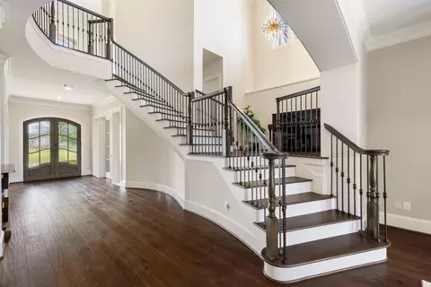 Entry Way - 6806 E Warwick Lake Ln, Spring, TX 77389 photo 4 of 7