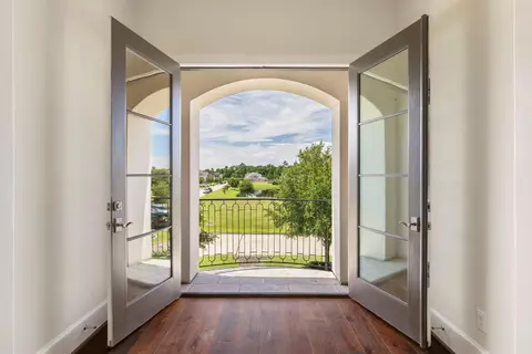 Entry Way - 6806 E Warwick Lake Ln, Spring, TX 77389 photo 6 of 7