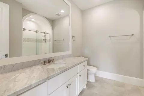 Bath - 6806 E Warwick Lake Ln, Spring, TX 77389 photo 9 of 9