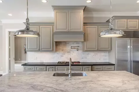 Kitchen - 6806 E Warwick Lake Ln, Spring, TX 77389 photo 2 of 5