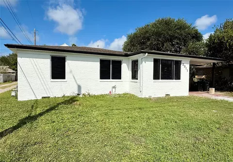 2311 52nd St, Galveston, TX 77551